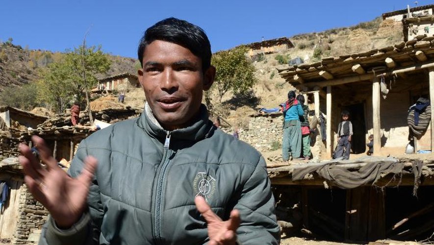 Parbat Sunar, un des rares haliyas à avoir pu aller à l'école, dans le village d'Humla au Nepal le 9 novembre 2014