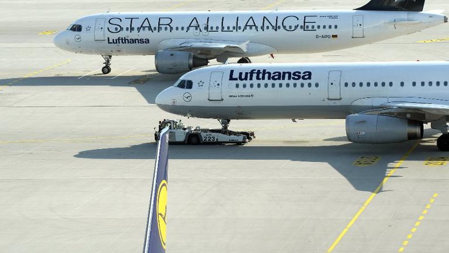 Des avions de la compagnie Lufthansa à l'aéroport de Munich, le 19 mars 2015