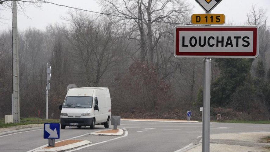 L'entrée de Louchats, en Gironde, où cinq corps de bébés ont été retrouvés, le 20 mars 2015