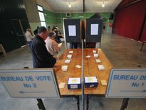 Départementales : un premier round réussi pour la droite et le centre