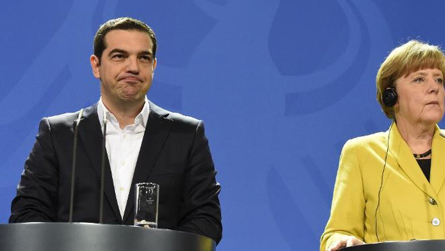 Le Premier ministre grec Alexis Tsipras (g) et la chancelière allemande Angela Merkel le 23 mars 2015 à Berlin