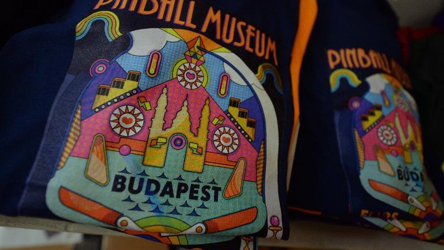 Un T-shirt du "Musée du flipper" de Budapest, le 15 mars 2015