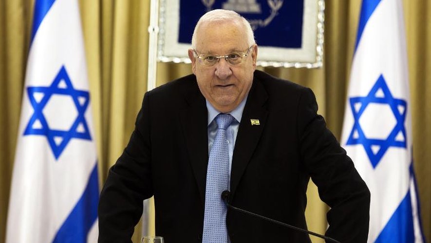 Le président israélien Reuven Rivlin reçoit les représentants de la Knesset à Jérusalem, le 22 mars 2015
