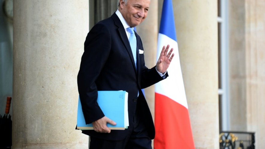 Laurent Fabius à la sortie du conseil des ministres le 10 février 2016 à l'Elysée à Paris