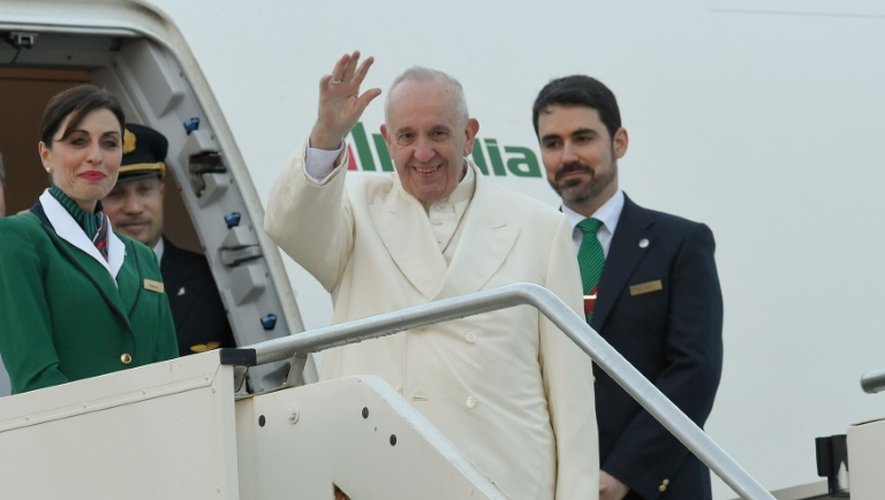 Le pape François le 12 février 2017 à son départ de Rome pour Cuba