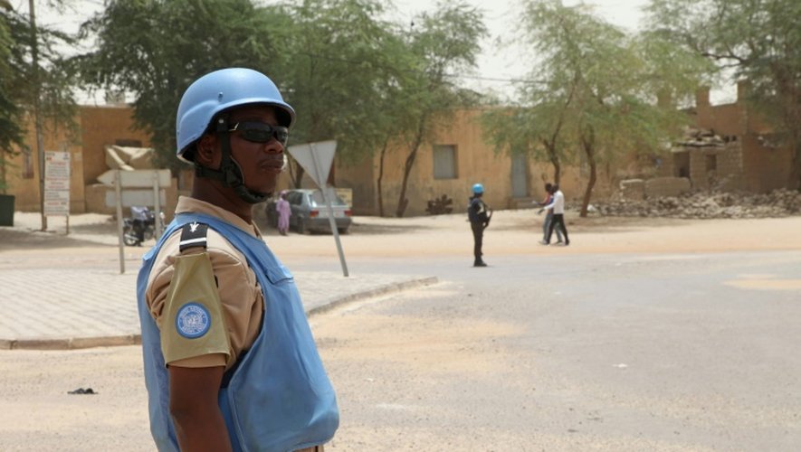 Un casque bleu de la Minusma le 8 avril 2015 à Tombouctou au Mali