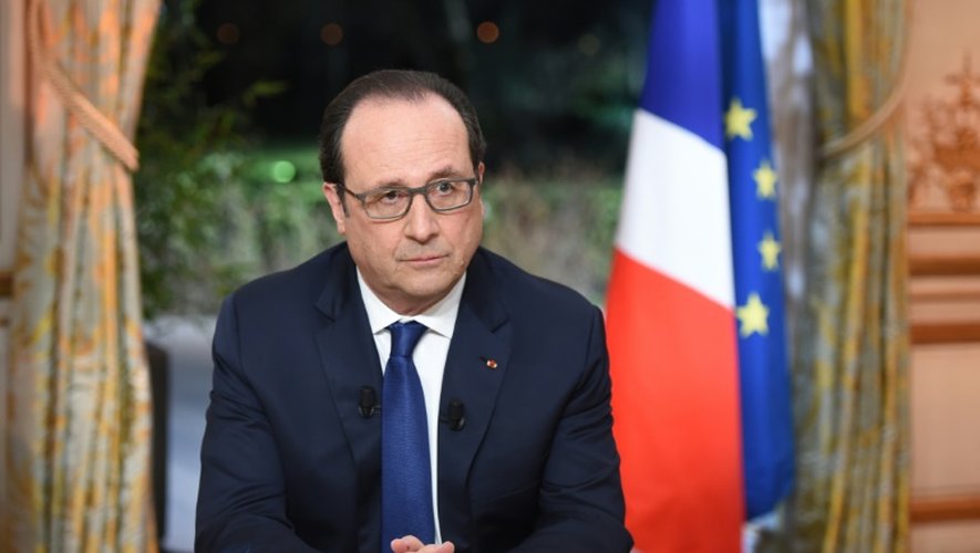 Le président français François Hollande avant son interview par TF1 et France 2, le 11 février 2016, au palais de l'Elysée à Paris