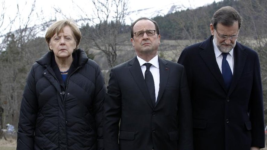 Angela Merkel, François Hollande et Mariano Rajoy rendent hommage aux 150 victimes du crash de l'Airbus A320 Germanwings à la Seyne-les-Alpes dans les Alpes françaises, le 25 mars 2015
