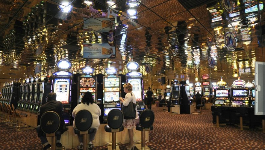 La salle des machines à sous du casino d'Aix-en-Provence, le 18  avril 2011