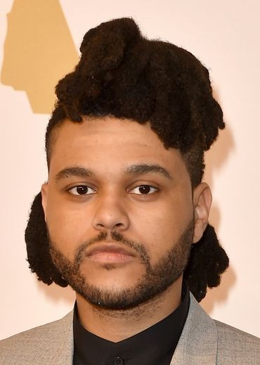 Le chanteur compositeur canadien The Weeknd le 8 février 2016 à Beverly Hills, Californie