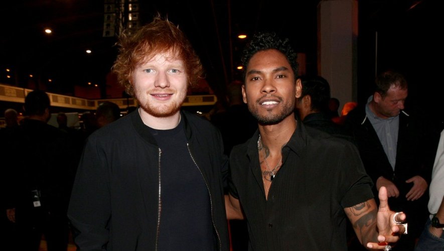 Ed Sheeran (g) et Miguel le 18 novembre 2015 à Los Angeles