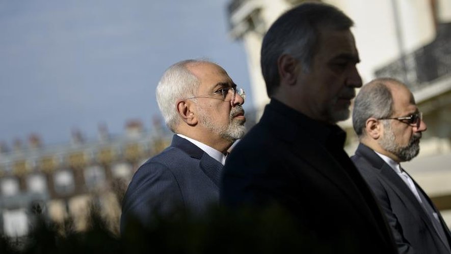 Le ministre iranien des Affaires étrangères Javad Zarif (g)à Lausanne, le 28 mars 2015
