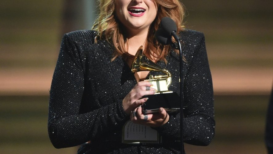 Meghan Trainor reçoit le Grammy de la révélation de l'année, le 15 février 2016 à Los Angeles