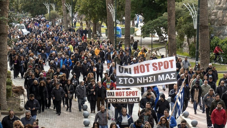Des habitants de Kos manifestent le 10 février 2016 contre l'installation de hotspots dans leur ville