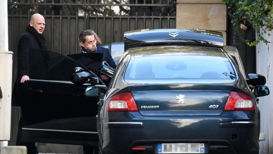 Nicolas Sarkozy, en route vers son bureau à Paris, le 15 février 2016