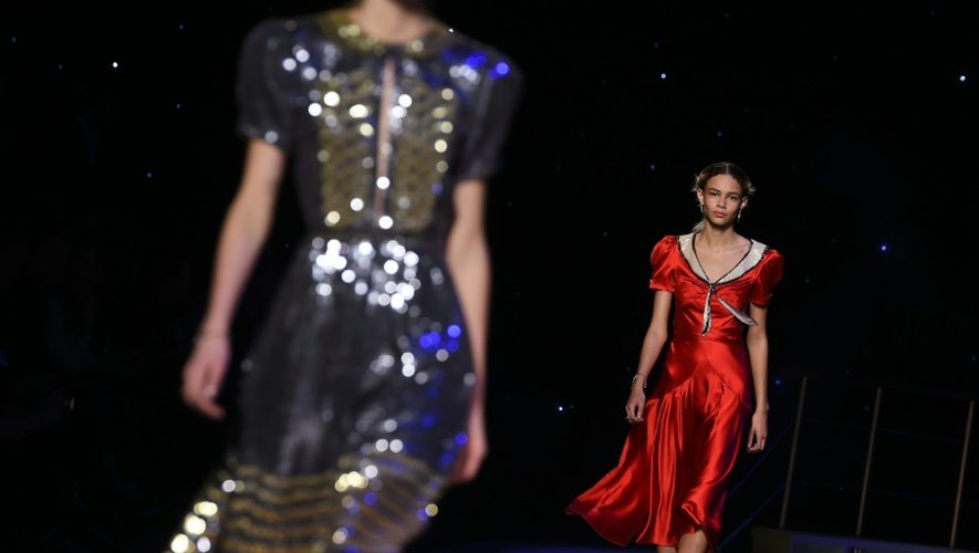 Des mannequins présentent des créations de l'Américain Tommy Hilfiger durant la Fashion Week de New York, le 15 février 2016