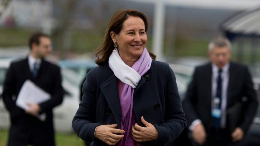 La ministre de l'Environnement Ségolène Royal aux Mureaux, dans les Yvelines, le 5 février 2016