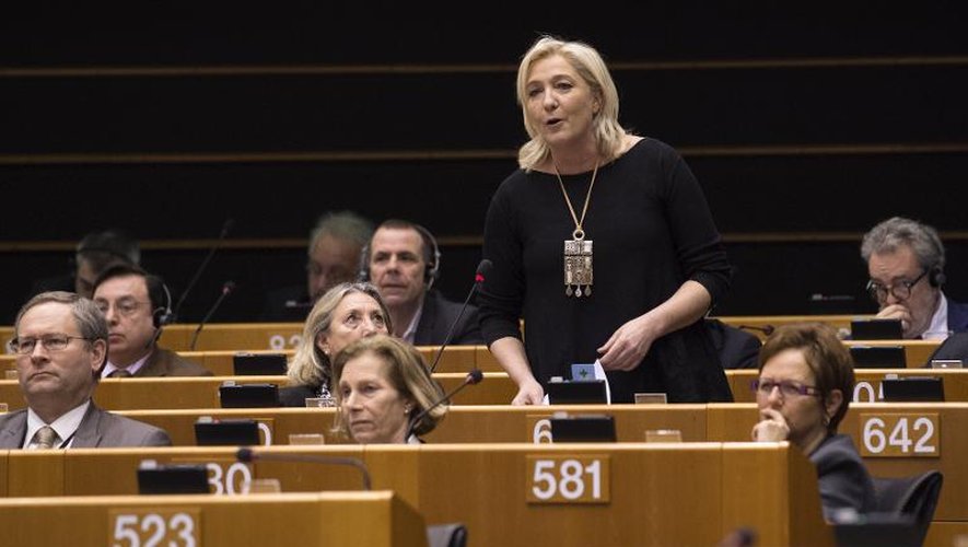 La présidente du Front national prend la parole lors d'une session au Parlement européen le 25 févier 2015 à Bruxelles