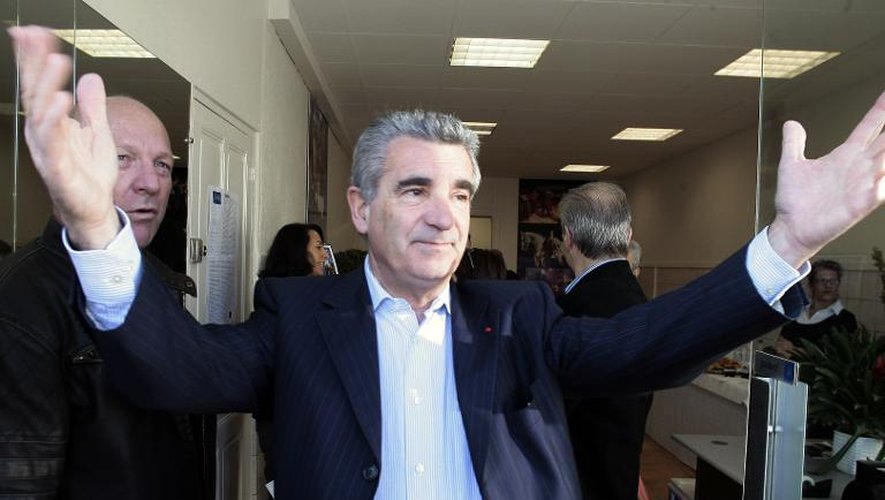 Le maire UMP de Tarbes Gérard Trémège dans sa ville le 7 février 2008