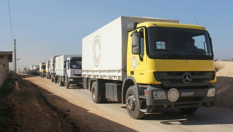Un convoi d'aide humanitaire en route le 17 février 2016 pour les villes de Krafaya et Foua