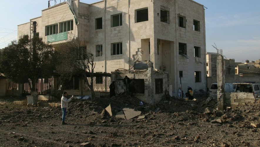 Un hôpital détruit à Azaz en Syrie, à la frontière turque le 15 février 2016