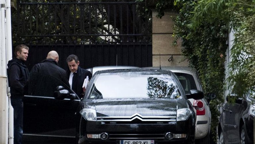 Nicolas Sarkozy quitte son domicile à Paris le 31 mars 2015