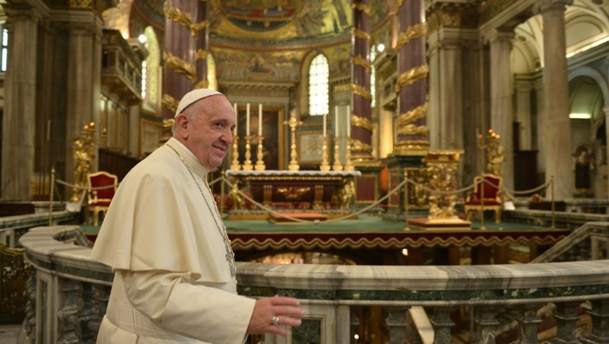 Le pape François dans la basilique Santa Maria Maggiore à Rome, à son retour du Mexique le 18 février 2016