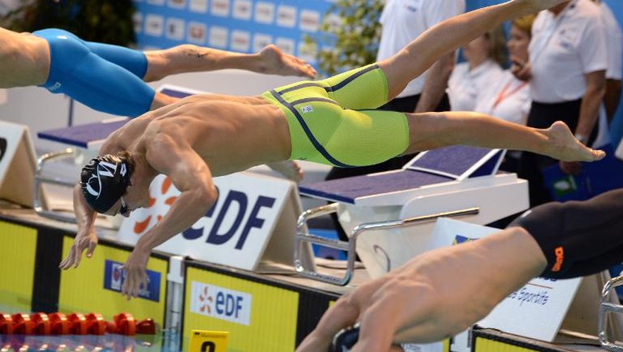Yannick Agnel au départ de la finale du 200 m nage libre aux Championnats de France, à Limoges le 1er avril 2015