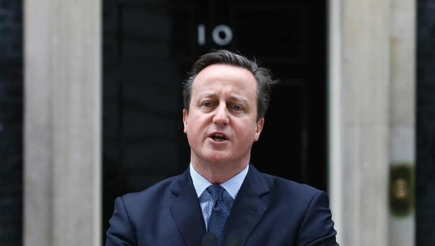 Le Premier ministre britannique David Cameron s'adresse aux médias depuis le 10 Downing Street à Londres, le 20 février 2016
