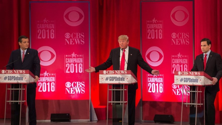 Trois candidats à l'investiture républicaine Donald Trump (c), Ted Cruz (g) et Marco Rubio (d) s'expriment lors d'un débat à Greenville le 13 février 2016