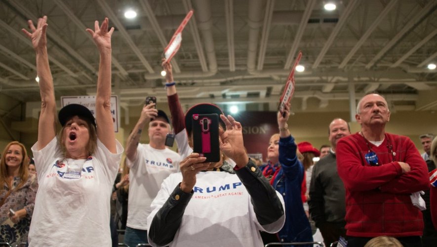 Des partisans de Donald Trump lors d'un meeting électoral à Charleston, le 19 février 2016