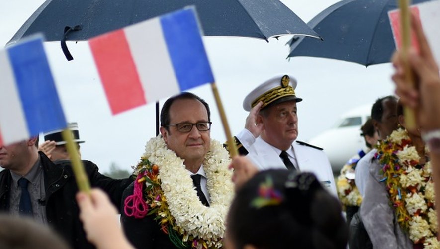 Le président François Hollande à son arrivée à Wallis-et-Futuna, le 22 février 2016