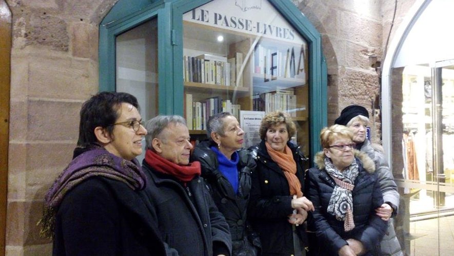 Il y avait du monde jeudi soir, passage du Mazel, à Rodez, pour l’inauguration d’un nouvel espace culturel de partage, à savoir le passe-livres.