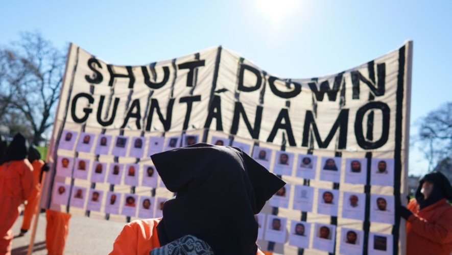 Des manifestants réclament la fermeture de la prison de Guantanamo, le 11 janvier 2016 en face de la Maison Blanche, à Washington