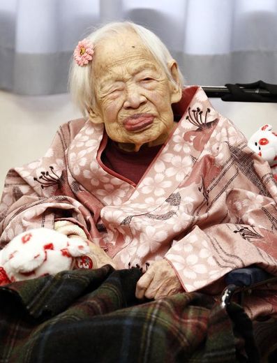 La centenaire Misao Okawa à Osaka le 4 mars 2015