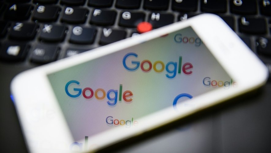 Le logo du moteur de recherche Google à Londres le 11 février 2016