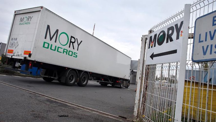 Un camion de Mory-Ducros arrive à l'un des entrepôts de l'entreprise de transport, à Gonesse, le 22 novembre 2013