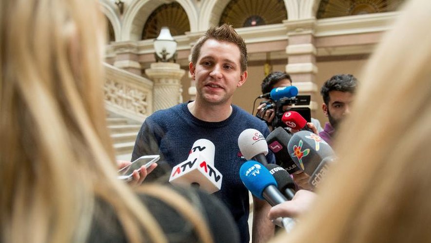 Le juriste Max Schrems répond à la presse après avoir déposé son recours contre Facebook le 9 avril 2015 auprès du tribunal civil de Vienne