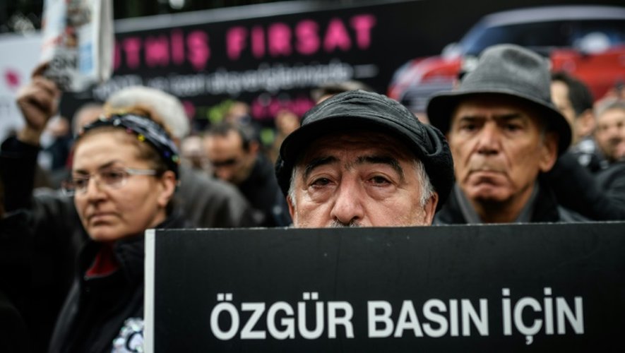 Manifestation pour la liberté de la presse à Istanbul en Turquie, le 29 novembre 2015
