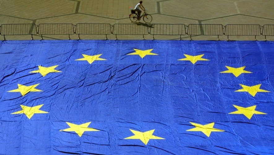 La Commission européenne a pointé les "progrès limités" de la France pour se réformer et favoriser l'emploi, jugeant "peu satisfaisant" le fonctionnement du marché du travail, dans un rapport recensant les difficultés économiques de certains pays membres de l'UE