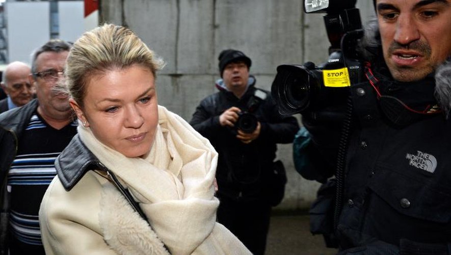Corinna Schumacher, l'épouse de l'ancien champion allemand de Formule 1, arrive le 3 janvier 2014 à l'hôpital de Grenoble