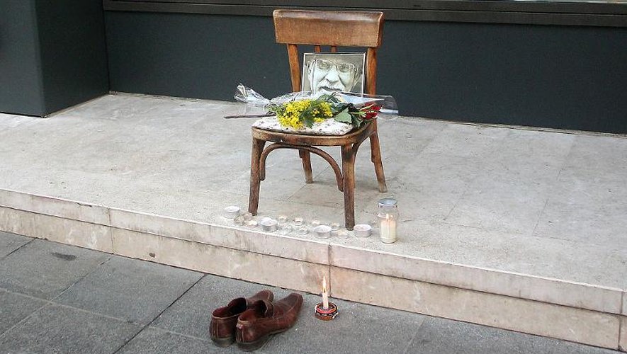 Un petit mémorial disposé pour Oncle Miso", le dernier cireur de chaussures de Sarajevo, le 7 janvier 20174