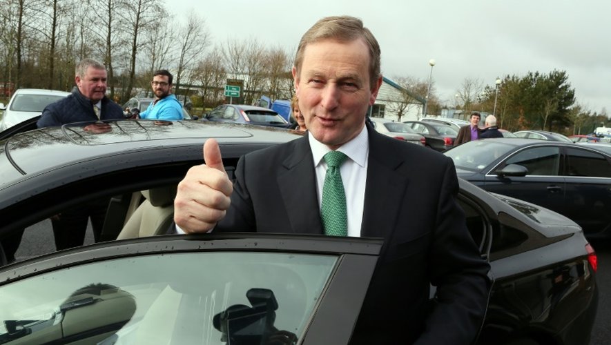 Le Premier ministre irlandais Enda Kenny à la sortie du bureau de vote le 26 février 2016 à Castlebar