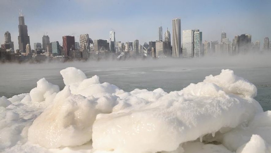 Le lac Michigan pris dans les glaces le 6 janvier 2014 à Chicago