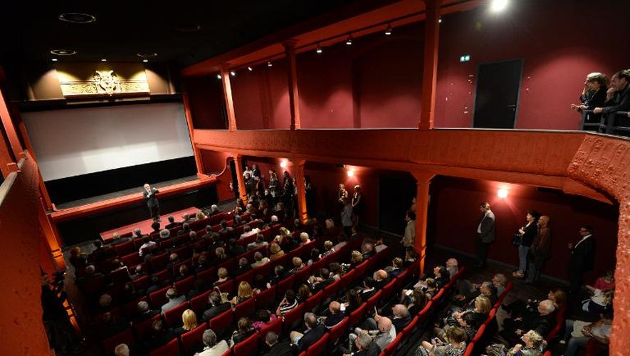 La salle de cinéma "L'Eden" à la Ciotat, considérée comme le plus vieux cinéma du monde, lors de sa réouverture officielle le 9 octobre 2013