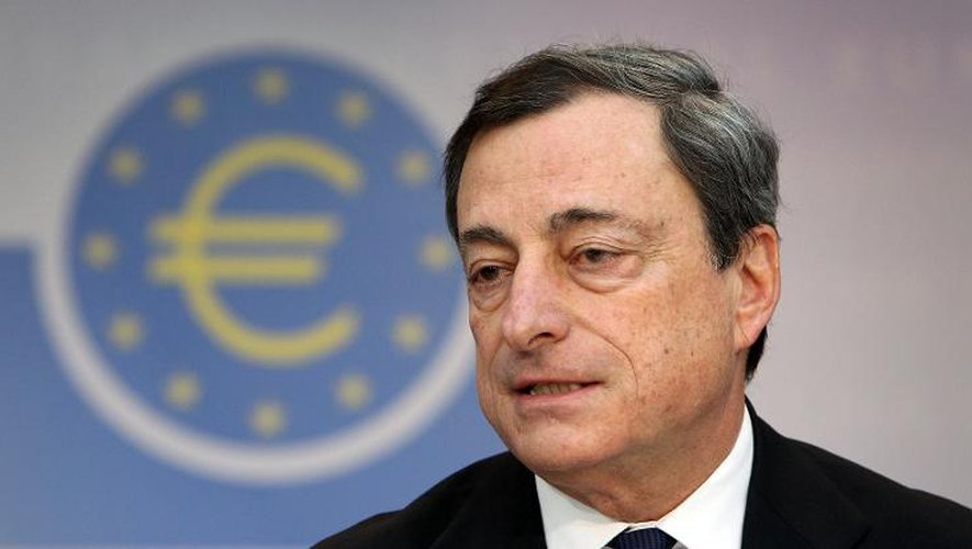 Le président de la BCE, l'Italien Mario Draghi, au cours d'une conférence de presse à Francfort, le 5 décembre 2013