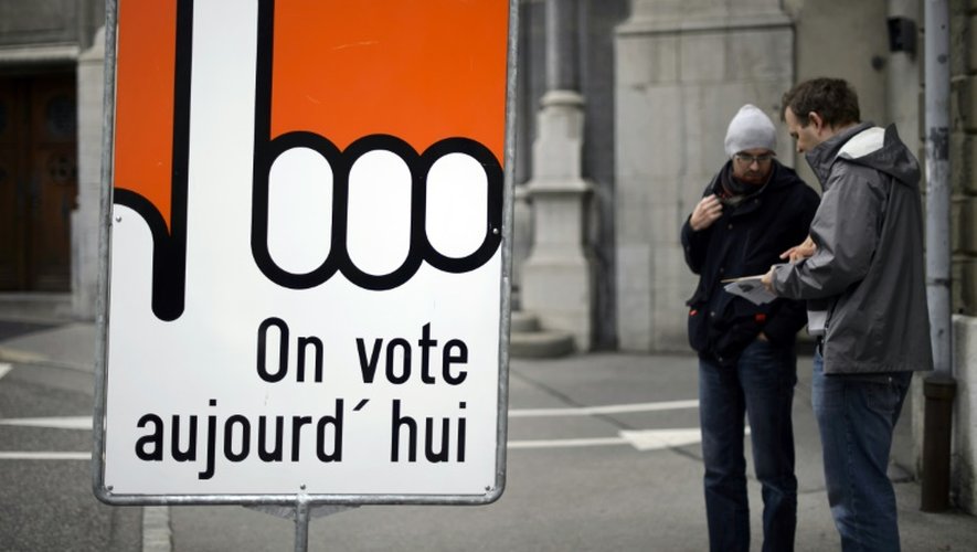 Panneau incitant à voter, lors d'une élection le 18 octobre 2015 à Fribourg en Suisse