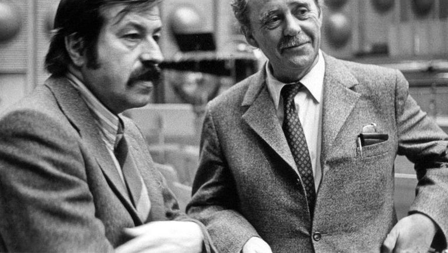 Photo prise le 2 février 1973 à Francfort des deux romanciers allemands, prix Nobel de littérature Günter Grass et Heinrich Böll