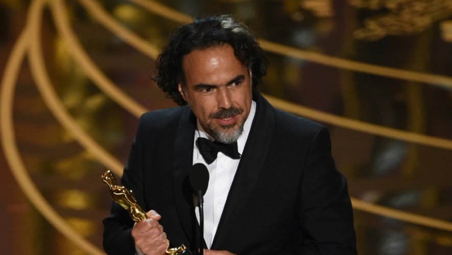 Le cinéaste Alejandro Gonzalez Inarritu reçoit son Oscar pour le meilleur film le 28 février 2016 à Hollywood