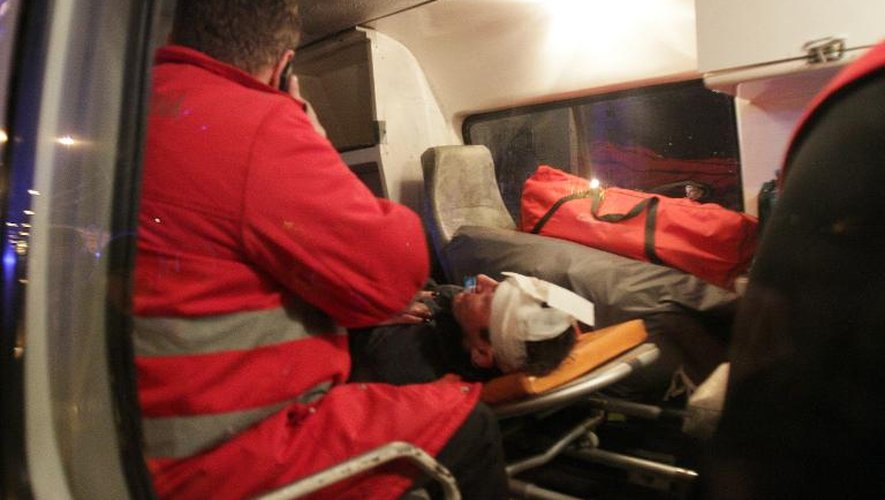 Iouri Lutsenko transporté en ambulance à l'hôpital  le 11 janvier 2014 à Kiev